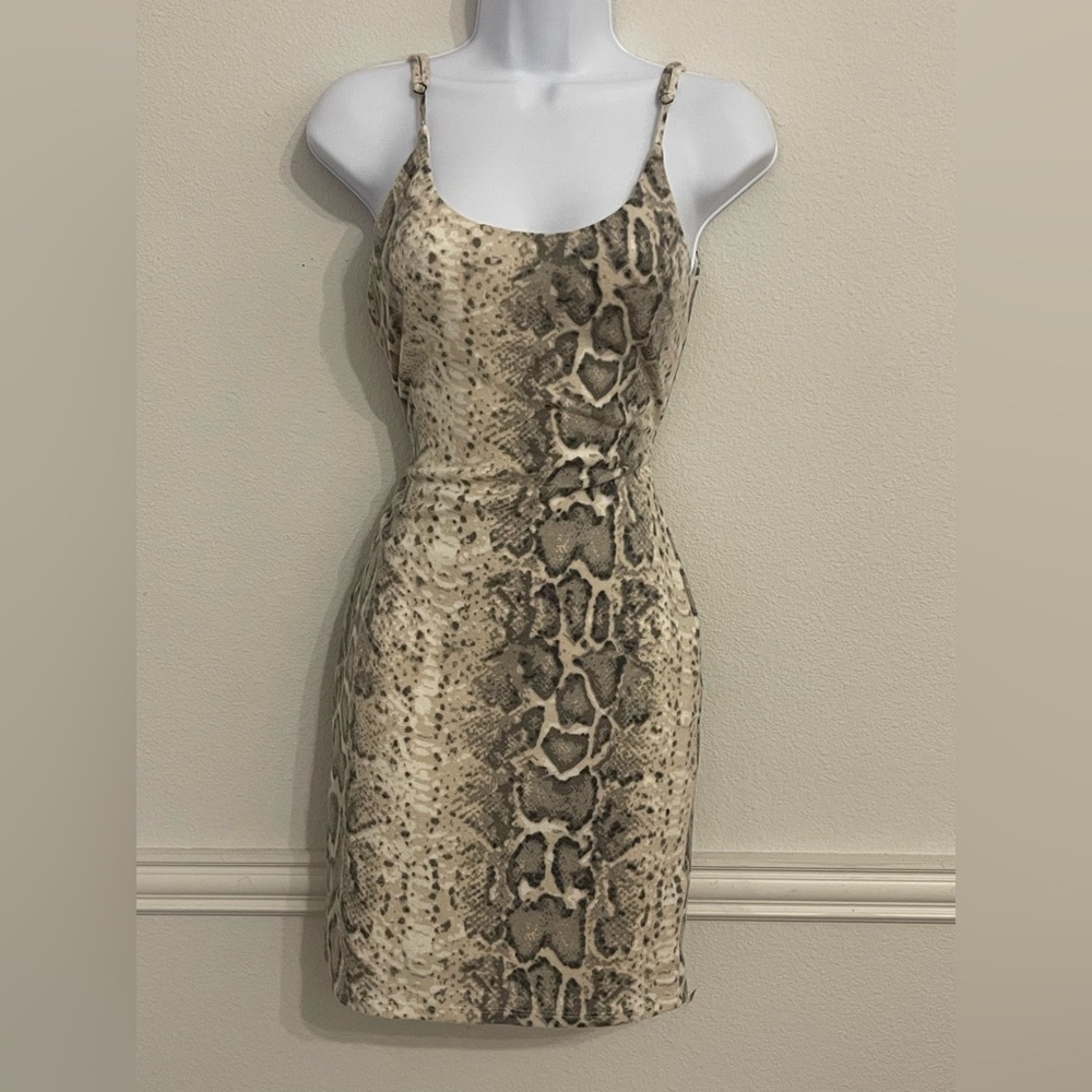Bear Dance Reptile Pattern BodyCon Dress